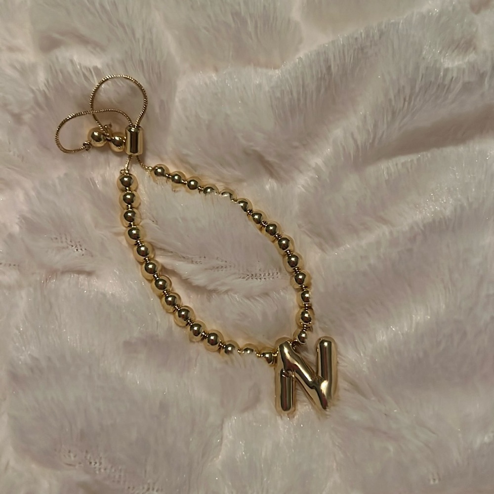 Gold N bracelet